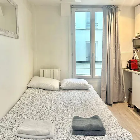Cozy On Clauzel Steps Away From Montmartre Apartment *