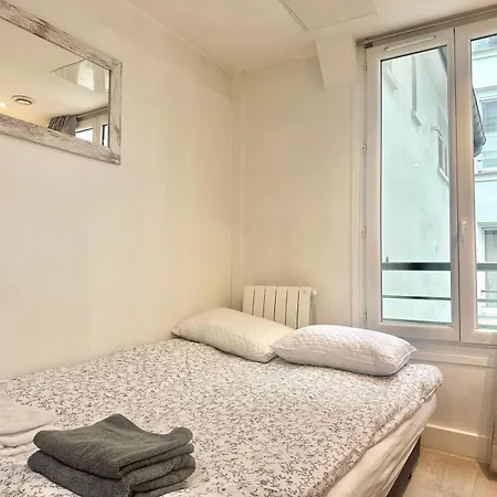 Cozy On Clauzel Steps Away From Montmartre Apartment Paris