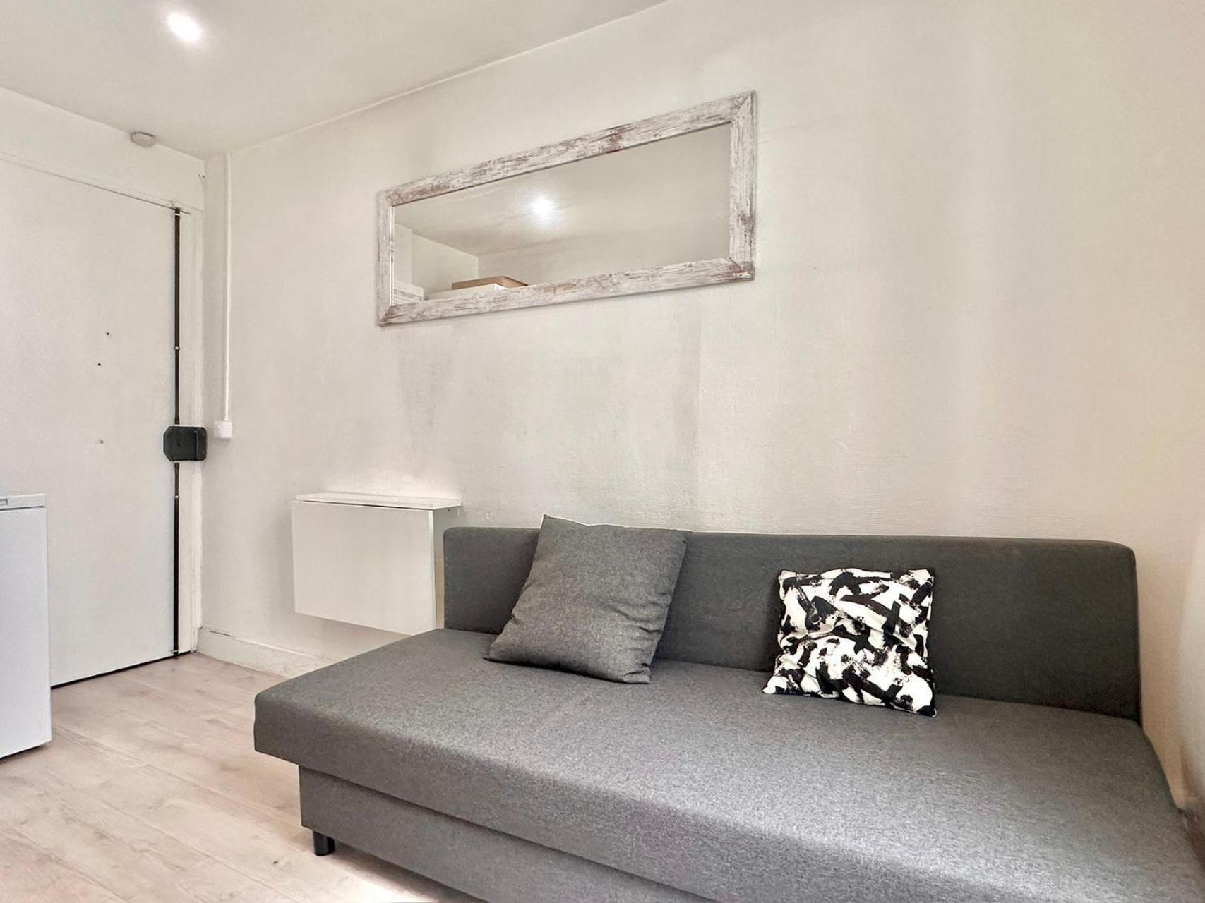 Apartment Cozy On Clauzel Steps Away From Montmartre *